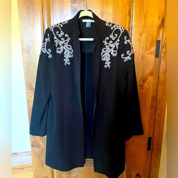 Peter Nygard Jackets & Blazers - Peter Nygard embroidered jacket. Size 16 Black
